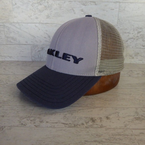 Oakley Other - Oakley Snapback Hat Performance Fit Gray Mesh Back Classic Mid Adjustable Cap
